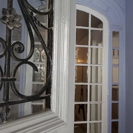 Hotel Bervic Montmartre Parigi